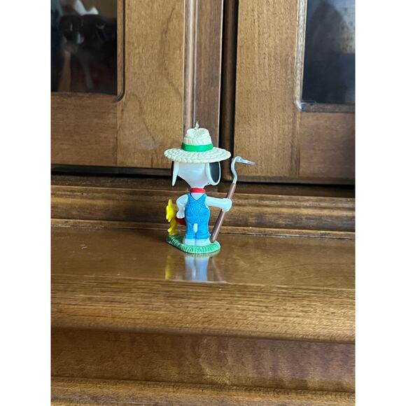Vintage Hallmark Christmas Green Thumb Snoopy Ornaments Spotlight on Snoopy - Picture 3 of 4